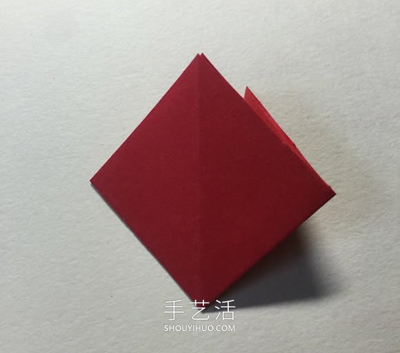 简单折纸4个花瓣 粘合得到一朵四瓣花!(图5) 简单折纸4个花瓣 粘合得到一朵四瓣花!(图5)