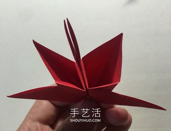 简单折纸4个花瓣 粘合得到一朵四瓣花!(图11) 简单折纸4个花瓣 粘合得到一朵四瓣花!(图11)