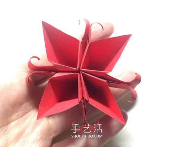 简单折纸4个花瓣 粘合得到一朵四瓣花!(图12) 简单折纸4个花瓣 粘合得到一朵四瓣花!(图12)