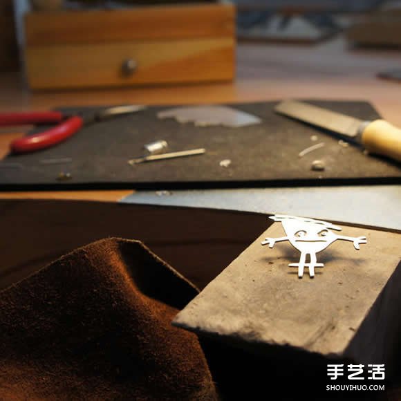 不复返的童年涂鸦 制作成金属坠子永恒纪念!(图3) 不复返的童年涂鸦 制作成金属坠子永恒纪念!(图3)