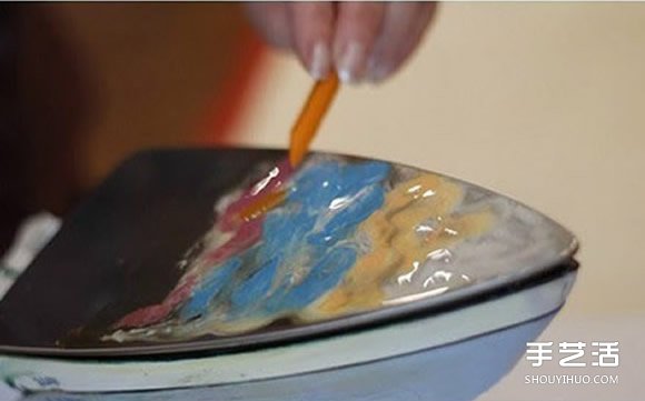 创意熨斗画的画法 把蜡笔融化后画出漂亮图案(图3) 创意熨斗画的画法 把蜡笔融化后画出漂亮图案(图3)