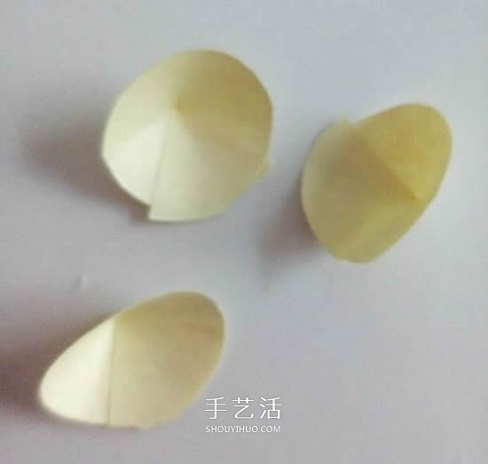 简单纸花怎么做图解 组合式花朵的制作方法(图10) 简单纸花怎么做图解 组合式花朵的制作方法(图10)