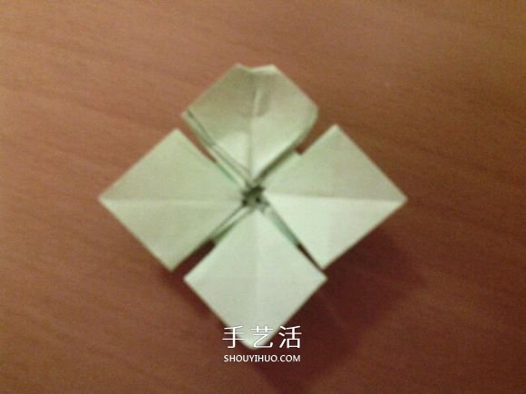 幸运四叶草的折法图解 怎么折纸四叶草步骤图(图25) 幸运四叶草的折法图解 怎么折纸四叶草步骤图(图25)