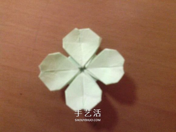 幸运四叶草的折法图解 怎么折纸四叶草步骤图(图26) 幸运四叶草的折法图解 怎么折纸四叶草步骤图(图26)