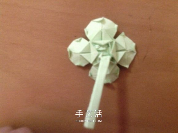 幸运四叶草的折法图解 怎么折纸四叶草步骤图(图28) 幸运四叶草的折法图解 怎么折纸四叶草步骤图(图28)