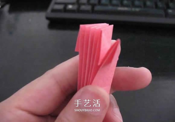 赠送初恋的小礼物!折纸蔷薇戒指的折法图解(图29) 赠送初恋的小礼物!折纸蔷薇戒指的折法图解(图29)