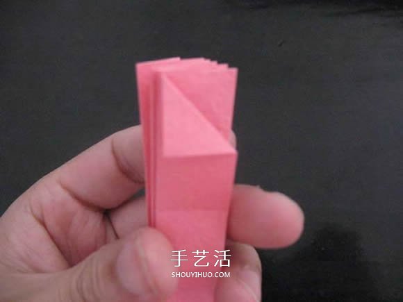 赠送初恋的小礼物!折纸蔷薇戒指的折法图解(图27) 赠送初恋的小礼物!折纸蔷薇戒指的折法图解(图27)