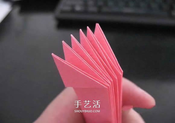 赠送初恋的小礼物!折纸蔷薇戒指的折法图解(图30) 赠送初恋的小礼物!折纸蔷薇戒指的折法图解(图30)