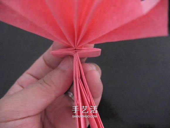 赠送初恋的小礼物!折纸蔷薇戒指的折法图解(图67) 赠送初恋的小礼物!折纸蔷薇戒指的折法图解(图67)