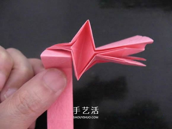 赠送初恋的小礼物!折纸蔷薇戒指的折法图解(图75) 赠送初恋的小礼物!折纸蔷薇戒指的折法图解(图75)