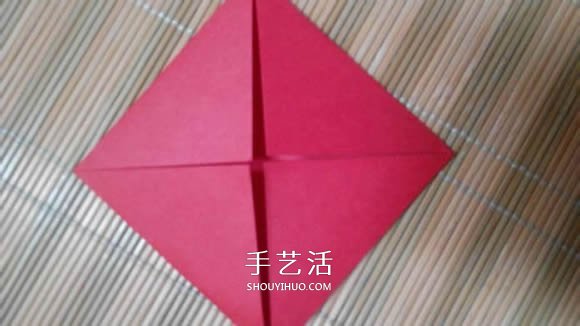 即将完全开花的荷花的折纸方法图解过程(图3) 即将完全开花的荷花的折纸方法图解过程(图3)
