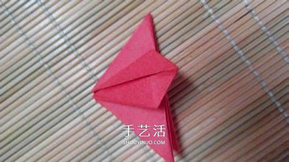 即将完全开花的荷花的折纸方法图解过程(图10) 即将完全开花的荷花的折纸方法图解过程(图10)
