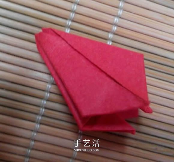 即将完全开花的荷花的折纸方法图解过程(图11) 即将完全开花的荷花的折纸方法图解过程(图11)