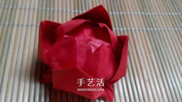 即将完全开花的荷花的折纸方法图解过程(图18) 即将完全开花的荷花的折纸方法图解过程(图18)