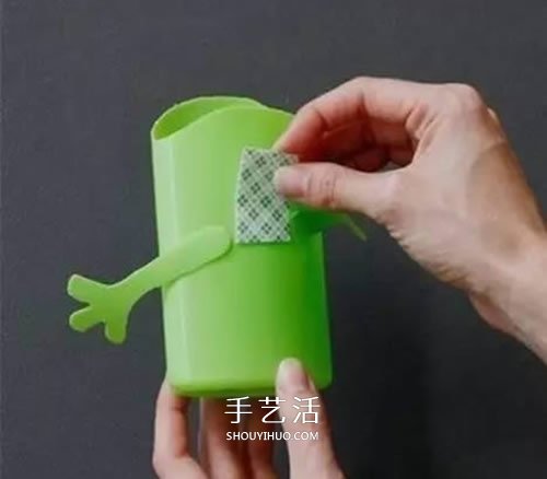 洗发水瓶废物利用做笔筒 沐浴液瓶DIY卡通笔筒(图4) 洗发水瓶废物利用做笔筒 沐浴液瓶DIY卡通笔筒(图4)