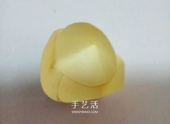 简单纸花怎么做图解 组合式花朵的制作方法(图6) 简单纸花怎么做图解 组合式花朵的制作方法(图6)