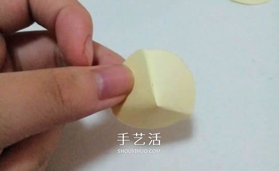 简单纸花怎么做图解 组合式花朵的制作方法(图5) 简单纸花怎么做图解 组合式花朵的制作方法(图5)