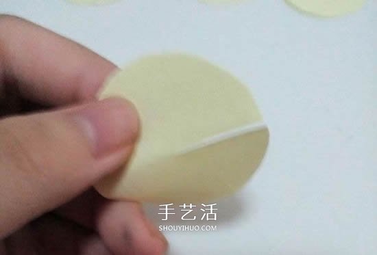 简单纸花怎么做图解 组合式花朵的制作方法(图3) 简单纸花怎么做图解 组合式花朵的制作方法(图3)