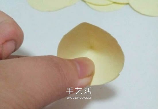 简单纸花怎么做图解 组合式花朵的制作方法(图4) 简单纸花怎么做图解 组合式花朵的制作方法(图4)