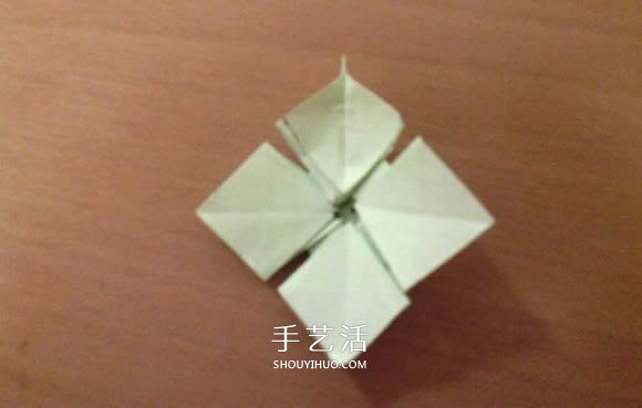 幸运四叶草的折法图解 怎么折纸四叶草步骤图(图24) 幸运四叶草的折法图解 怎么折纸四叶草步骤图(图24)