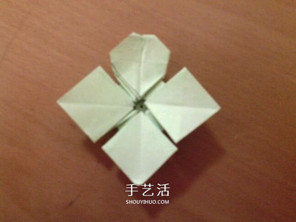 幸运四叶草的折法图解 怎么折纸四叶草步骤图(图26) 幸运四叶草的折法图解 怎么折纸四叶草步骤图(图26)
