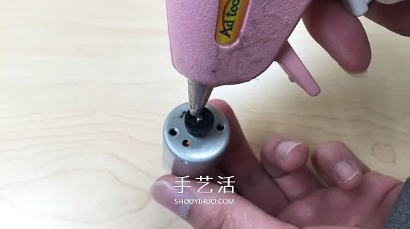 自制电动风力车玩具的制作方法教程(图19) 自制电动风力车玩具的制作方法教程(图19)
