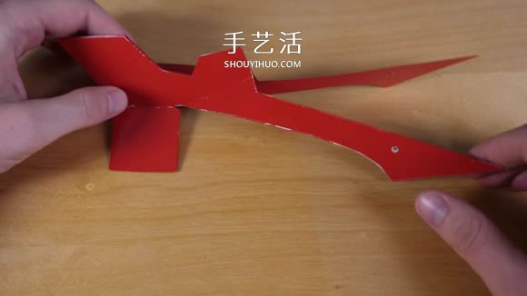 可乐瓶科技小制作 DIY橡皮筋动力飞机的方法(图24) 可乐瓶科技小制作 DIY橡皮筋动力飞机的方法(图24)