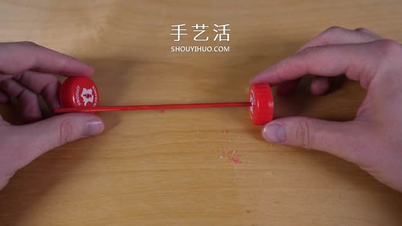 可乐瓶科技小制作 DIY橡皮筋动力飞机的方法(图31) 可乐瓶科技小制作 DIY橡皮筋动力飞机的方法(图31)