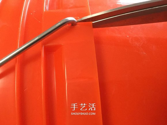 自制滚弹珠玩具的方法 简单的废物利用小制作(图3) 自制滚弹珠玩具的方法 简单的废物利用小制作(图3)