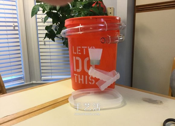 自制滚弹珠玩具的方法 简单的废物利用小制作 - 诺云双维造物网