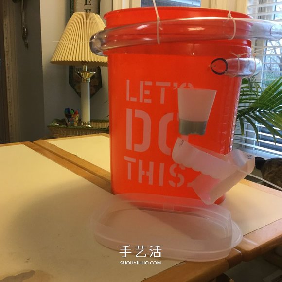 自制滚弹珠玩具的方法 简单的废物利用小制作(图14) 自制滚弹珠玩具的方法 简单的废物利用小制作(图14)
