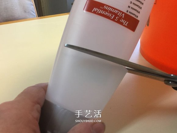 自制滚弹珠玩具的方法 简单的废物利用小制作(图9) 自制滚弹珠玩具的方法 简单的废物利用小制作(图9)