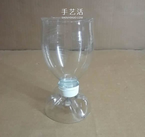 矿泉水瓶废物利用手工制作奖杯、国旗和酒杯(图12) 矿泉水瓶废物利用手工制作奖杯、国旗和酒杯(图12)