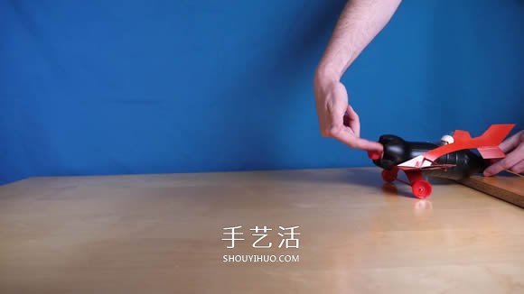 可乐瓶科技小制作 DIY橡皮筋动力飞机的方法(图39) 可乐瓶科技小制作 DIY橡皮筋动力飞机的方法(图39)