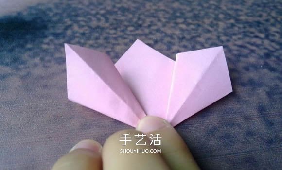 肯定学得会!超简单五瓣樱花的折纸方法步骤(图6) 肯定学得会!超简单五瓣樱花的折纸方法步骤(图6)