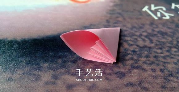 肯定学得会!超简单五瓣樱花的折纸方法步骤(图12) 肯定学得会!超简单五瓣樱花的折纸方法步骤(图12)