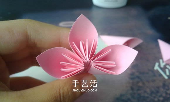 肯定学得会!超简单五瓣樱花的折纸方法步骤(图15) 肯定学得会!超简单五瓣樱花的折纸方法步骤(图15)