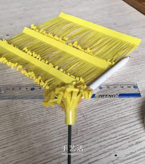 重阳节大菊花的制作方法 简单又美丽!(图3) 重阳节大菊花的制作方法 简单又美丽!(图3)