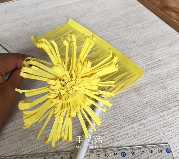 重阳节大菊花的制作方法 简单又美丽!(图5) 重阳节大菊花的制作方法 简单又美丽!(图5)