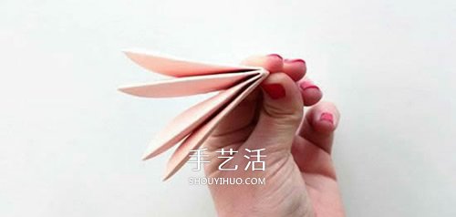 简单又漂亮纸花的折法图解 有16个花瓣!(图7) 简单又漂亮纸花的折法图解 有16个花瓣!(图7)