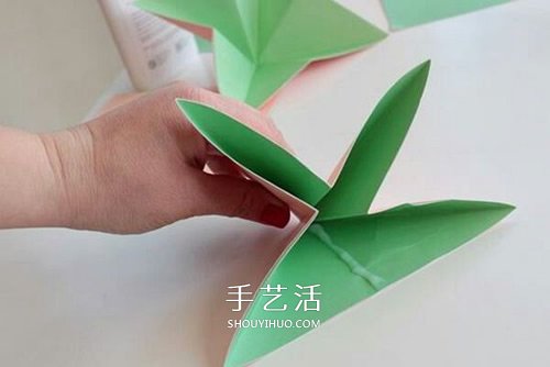 简单又漂亮纸花的折法图解 有16个花瓣!(图8) 简单又漂亮纸花的折法图解 有16个花瓣!(图8)