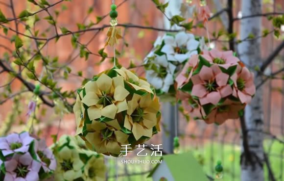 三张纸折八瓣花的折法图解 还能做成立体花球(图6) 三张纸折八瓣花的折法图解 还能做成立体花球(图6)
