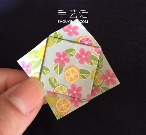 儿童简单折纸四角花的折法图解教程(图4) 儿童简单折纸四角花的折法图解教程(图4)