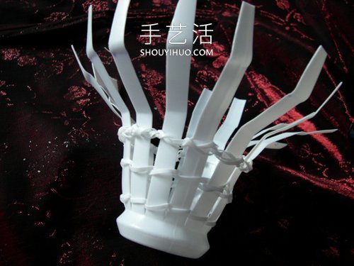 酸奶瓶手工制作小花篮的做法教程(图5) 酸奶瓶手工制作小花篮的做法教程(图5)