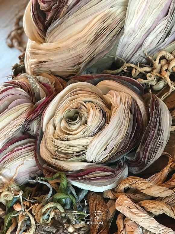 超薄纸张做成巨型花朵!栩栩如生的浪漫世界(图4) 超薄纸张做成巨型花朵!栩栩如生的浪漫世界(图4)