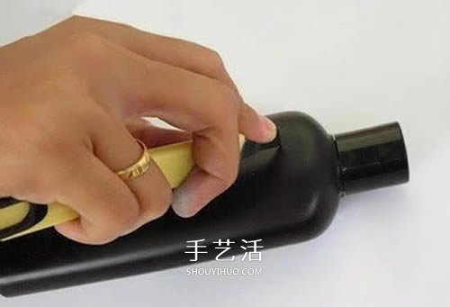 洗发水瓶/沐浴液瓶DIY 怪物风格卡通笔筒制作(图2) 洗发水瓶/沐浴液瓶DIY 怪物风格卡通笔筒制作(图2)