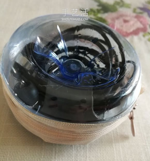 自制耳机包的方法 只需两个塑料瓶废物利用!(图9) 自制耳机包的方法 只需两个塑料瓶废物利用!(图9)