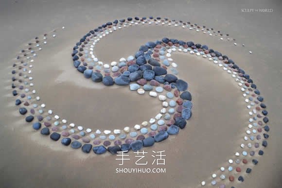 海滩上的拼搭艺术!令人赏心悦目的石头拼画(图4) 海滩上的拼搭艺术!令人赏心悦目的石头拼画(图4)