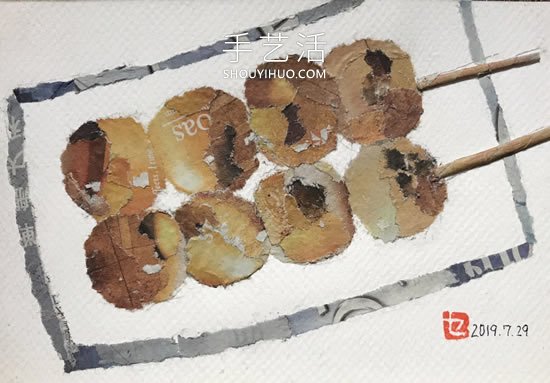 90岁老奶奶手撕报纸做拼贴画!展现平淡幸福(图1) 90岁老奶奶手撕报纸做拼贴画!展现平淡幸福(图1)