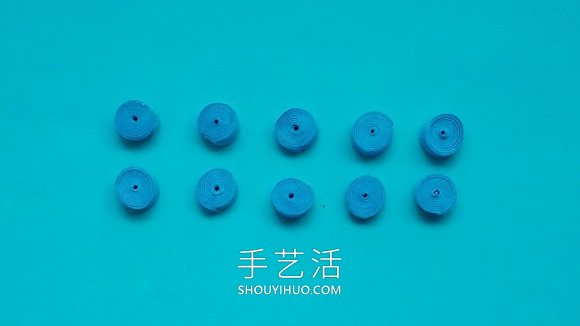 药瓶废物利用手工制作儿童火车玩具的做法(图3) 药瓶废物利用手工制作儿童火车玩具的做法(图3)